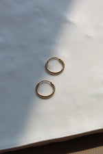 DERNIÈRE CHANCE // Boucles d'oreilles anneaux à charnières // 12 mm // Doré
