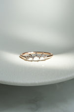 BILLIE ring // 14k Gold + 7 diamonds