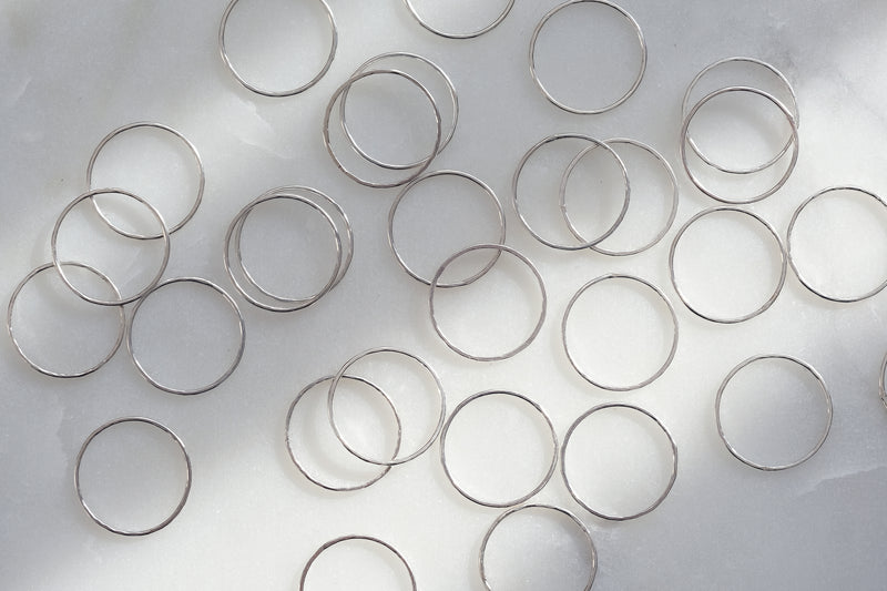 Bague mince martelée // Argent