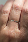 Bague mince martelée // Argent