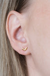 Small V earrings - Yellow gold