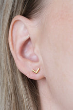 Boucles d'oreilles petits chevrons // Or massif