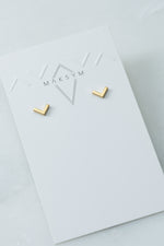 Small V earrings - Yellow gold