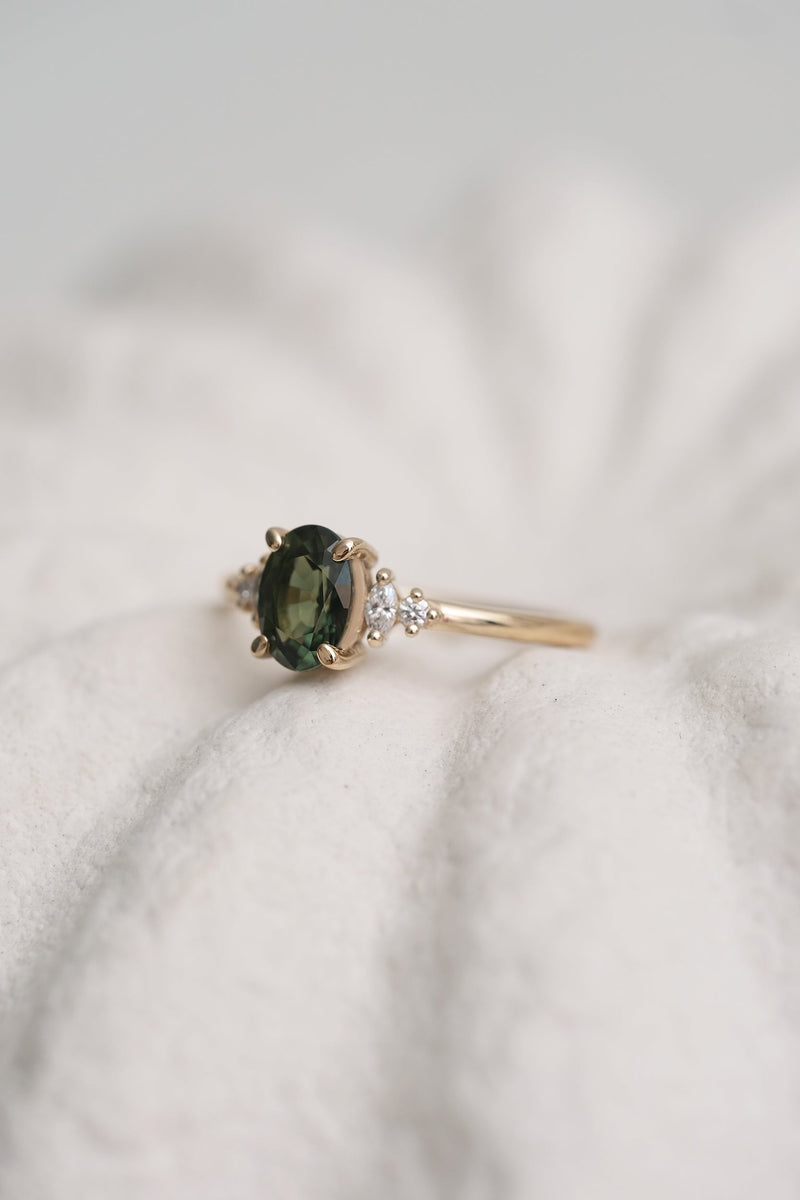 ALICE ring // 1ct green sapphire