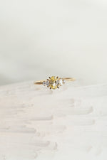 Bague ALICE // Saphir jaune