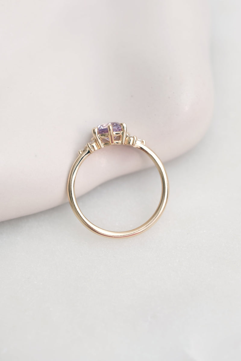 PRÊTE À PARTIR // Bague ELENA // Saphir lilas 1ct