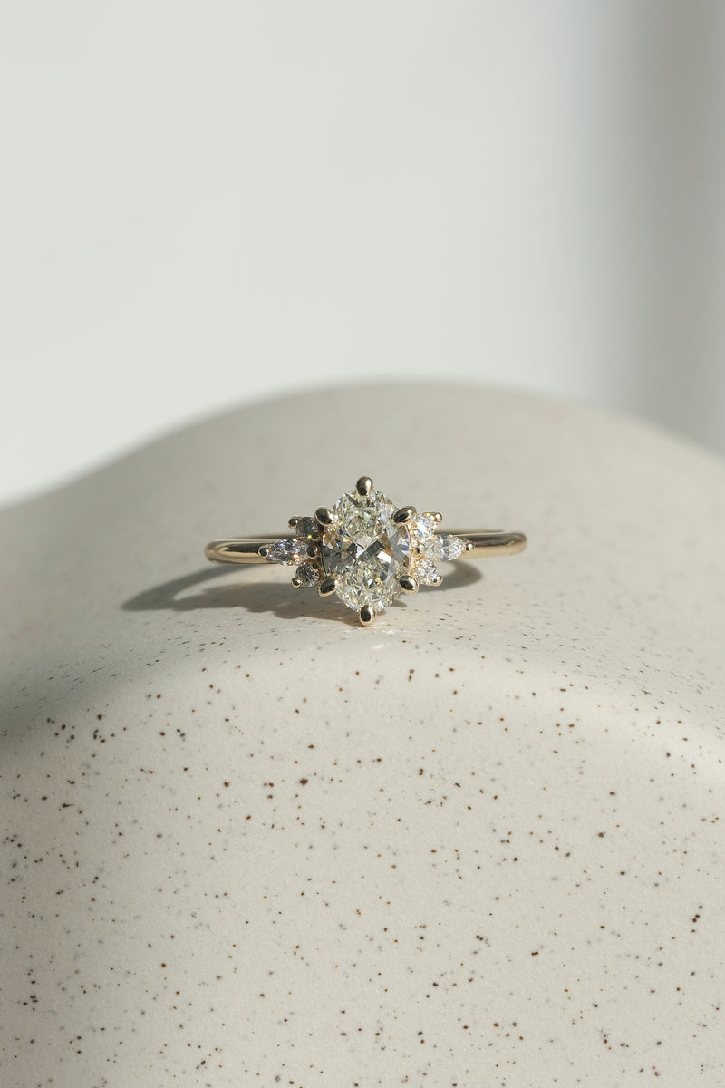 JANE Ring // 0.70 ct Oval Diamond – Maksym Joaillerie