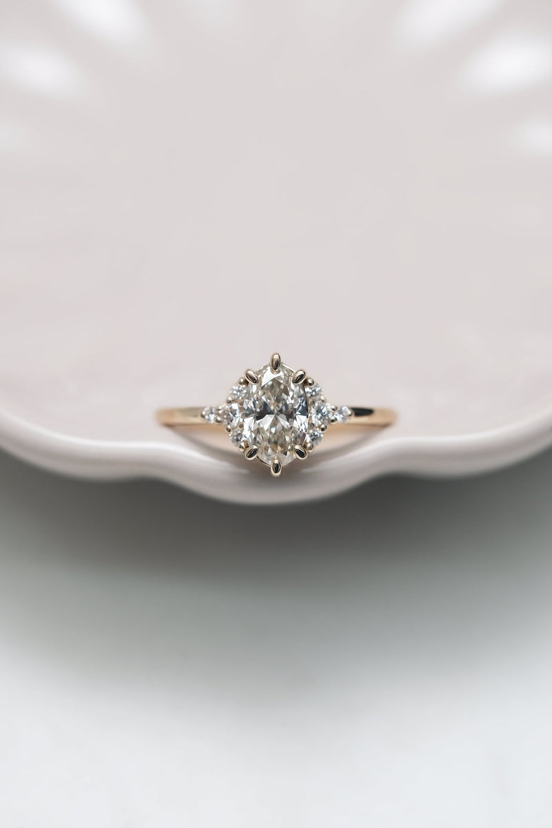 READY TO SHIP // JUNE Ring // CANADIAN oval Diamond 0.77ct