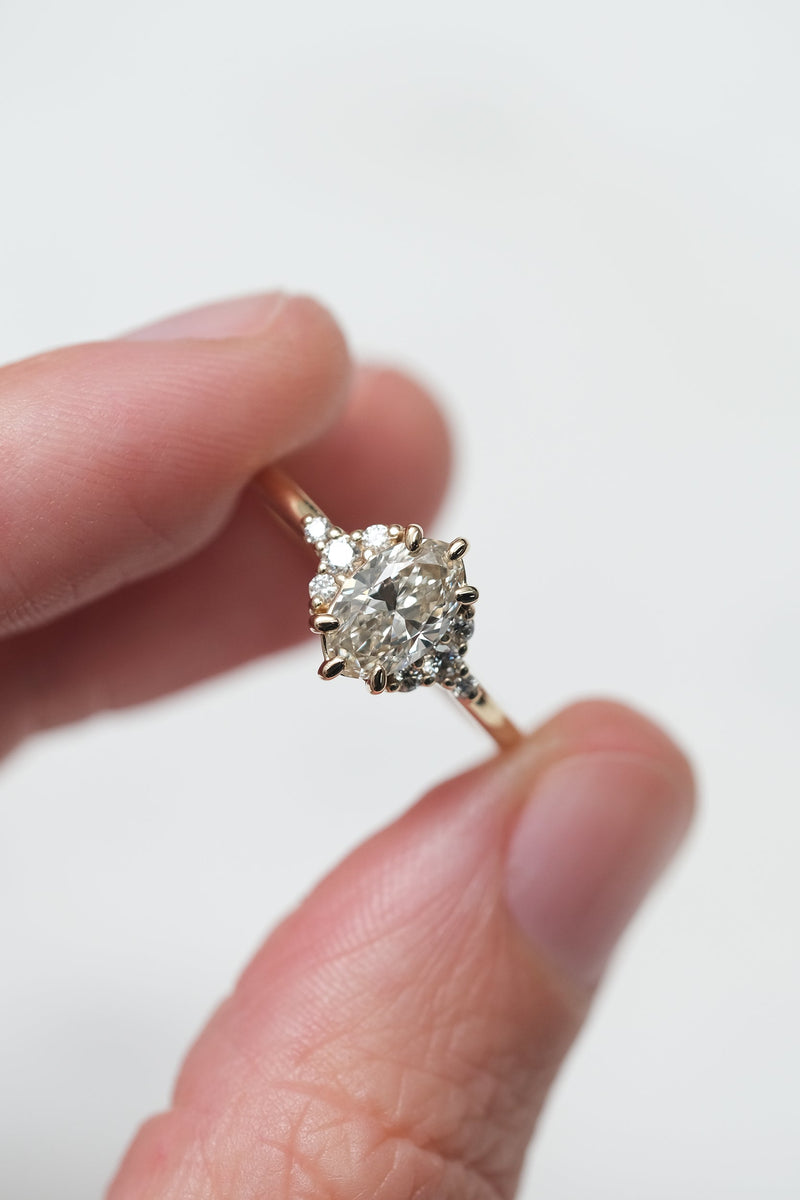 READY TO SHIP // JUNE Ring // CANADIAN oval Diamond 0.77ct