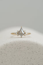 PRÊTE À PARTIR // Bague JINNY // Diamant gris pâle 0.56ct