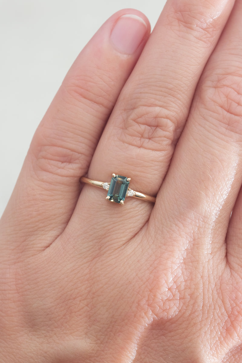 READY TO SHIP // LÉA Ring // Teal sapphire 
