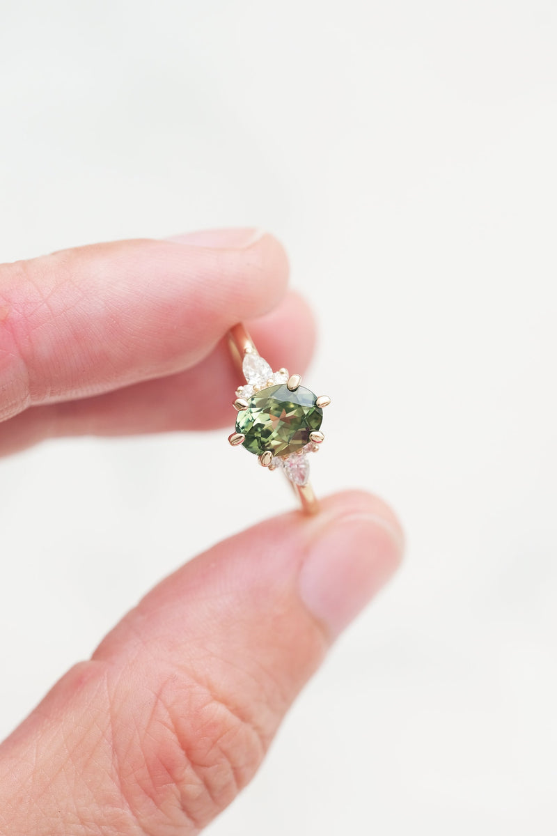 READY TO SHIP // ORIANE ring // Oval green sapphire 1.40ct
