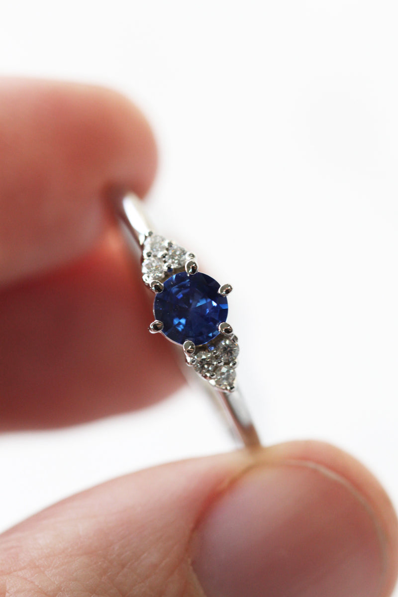 TALIA ring // Blue sapphire