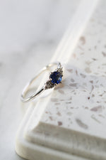 TALIA ring // Blue sapphire