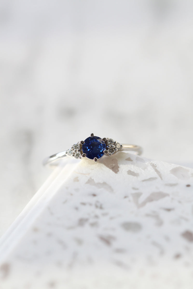 TALIA ring // Blue sapphire