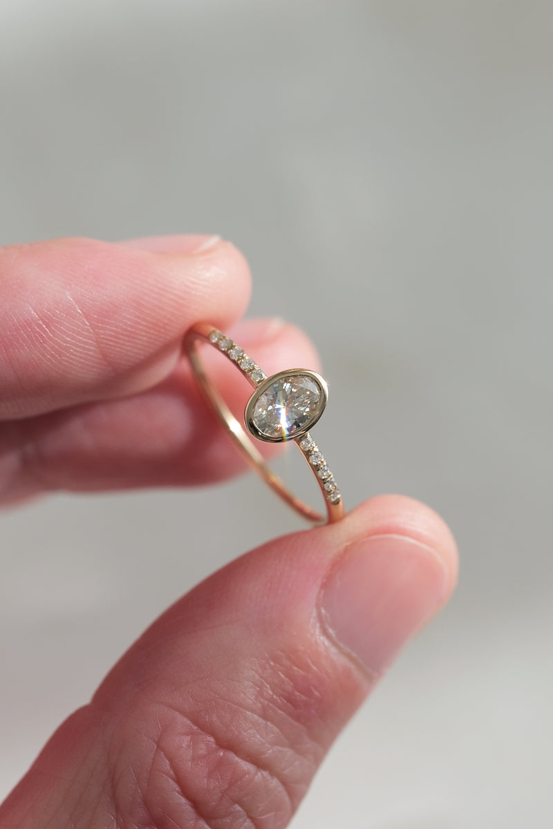 Bague MILA // Diamant + pavé