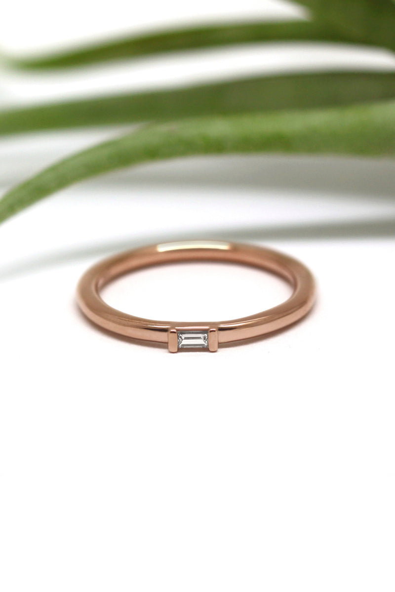 MADDIE Ring // Baguette Diamond