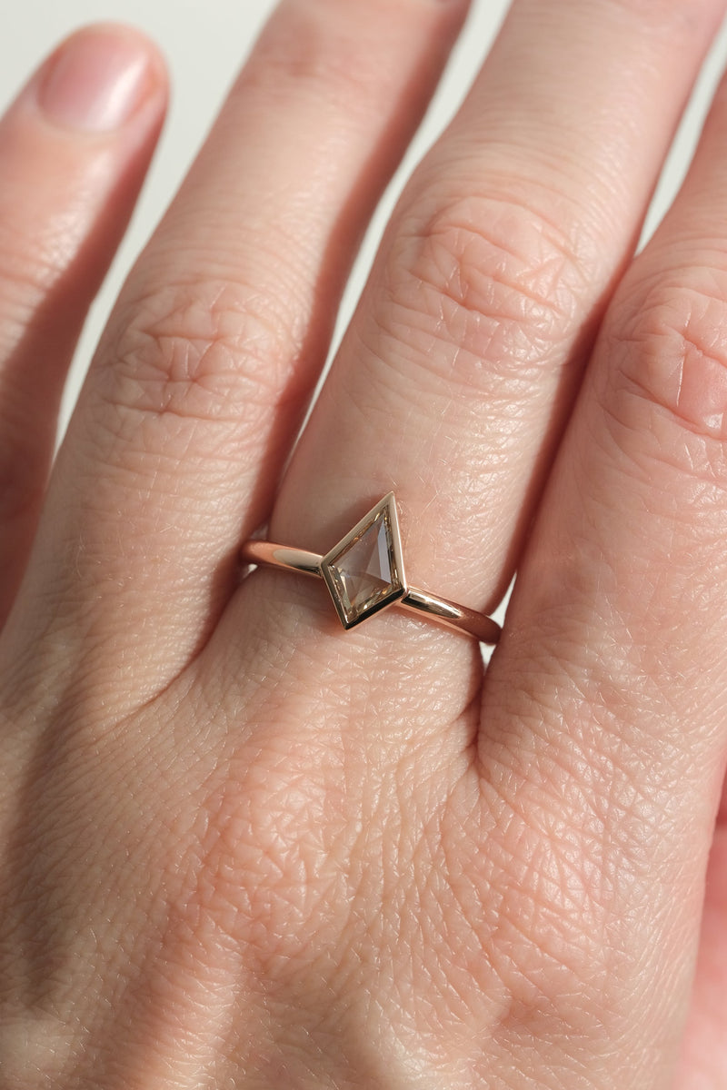 PRÊTE À PARTIR // Bague LIVIA // Diamant champagne 0,55ct