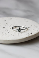 Bague ROMANE // Saphir poire Australien
