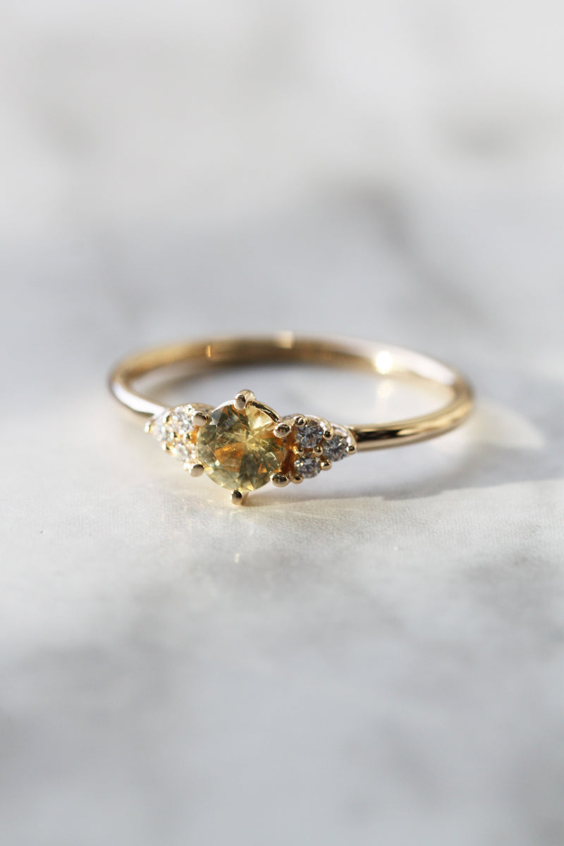 TALIA ring // Yellow sapphire
