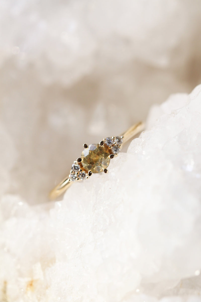 TALIA ring // Yellow sapphire