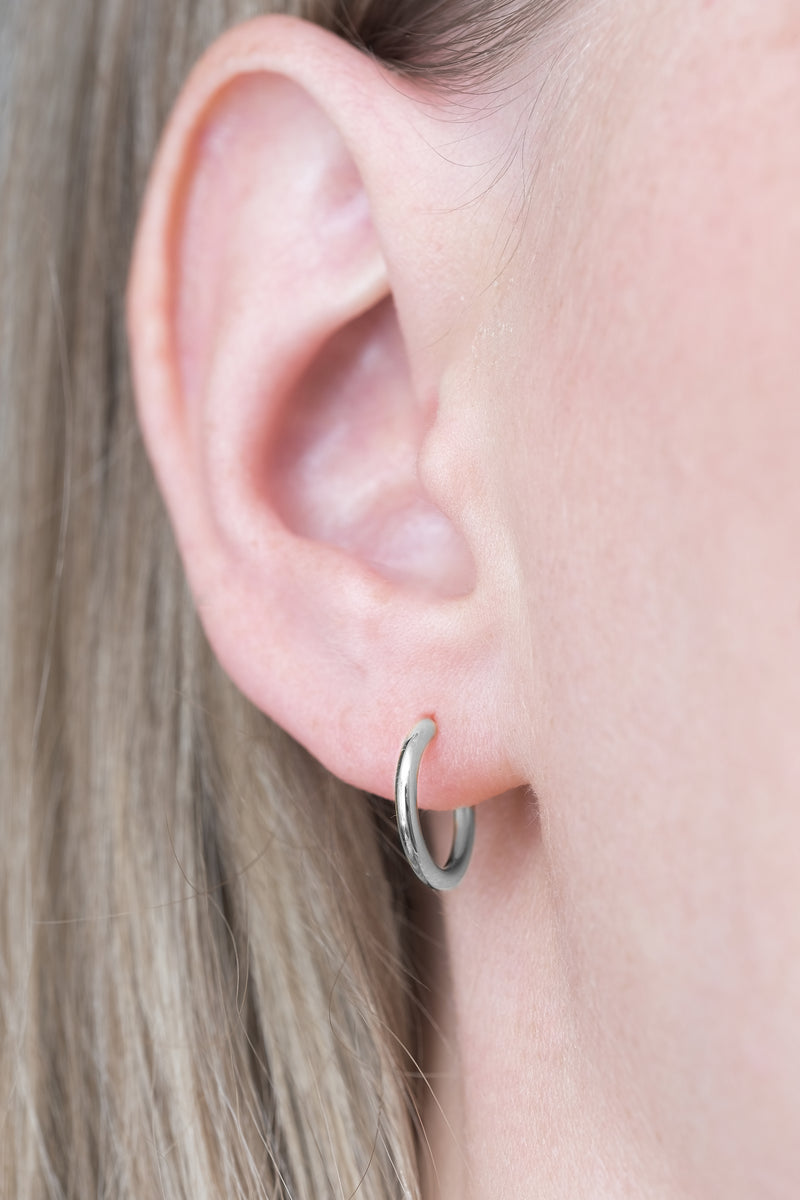 DERNIÈRE CHANCE // Boucles d'oreilles anneaux à tiges // 12 mm // Argent