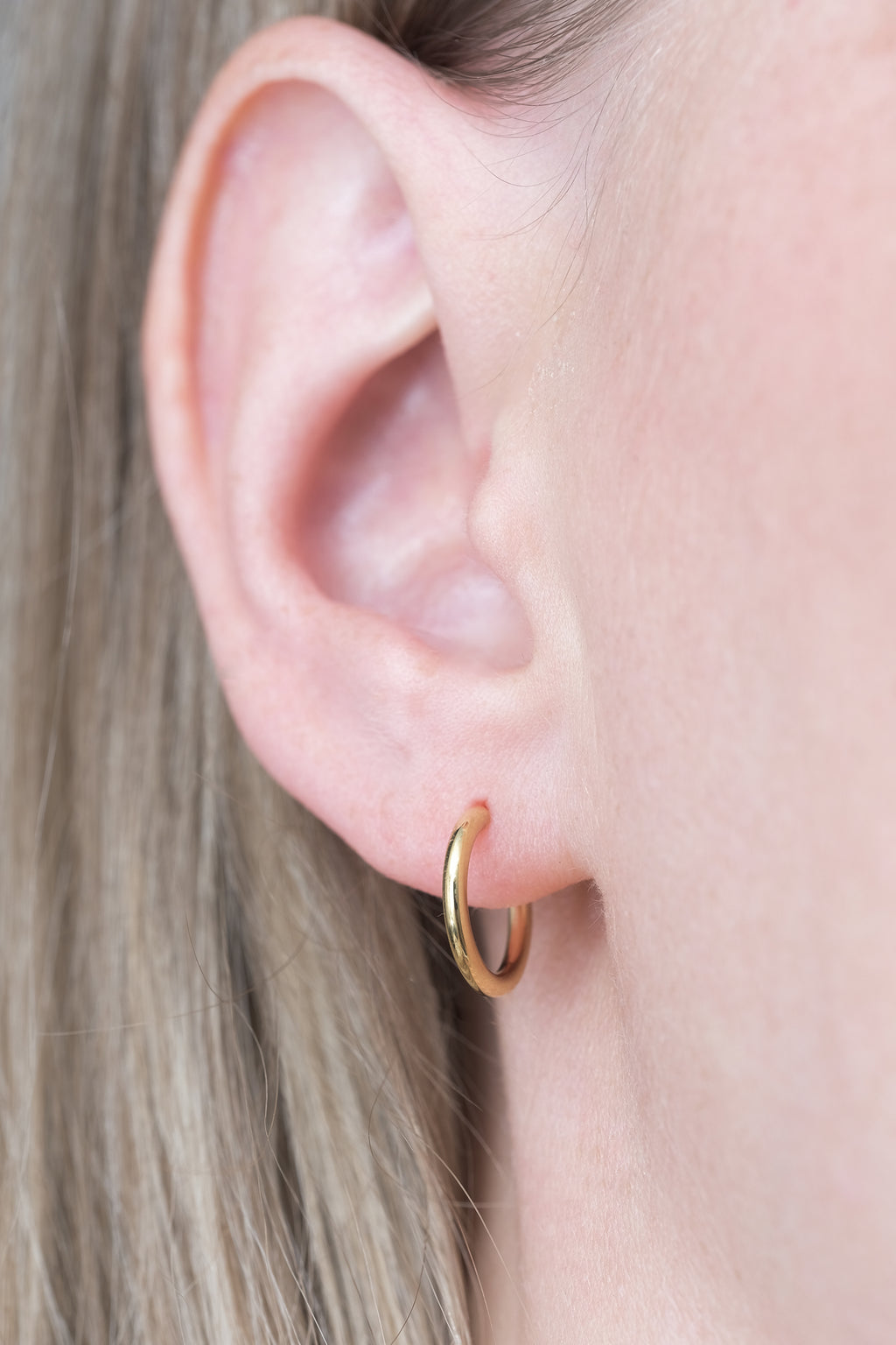DERNIÈRE CHANCE // Boucles d'oreilles anneaux à tiges // 12 mm // Doré