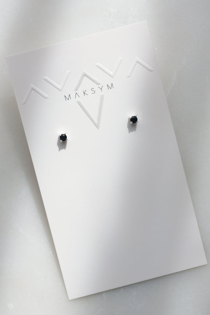 4 prong setting + Spinel earrings // Silver
