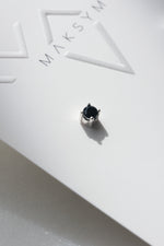 4 prong setting + Spinel earrings // Silver