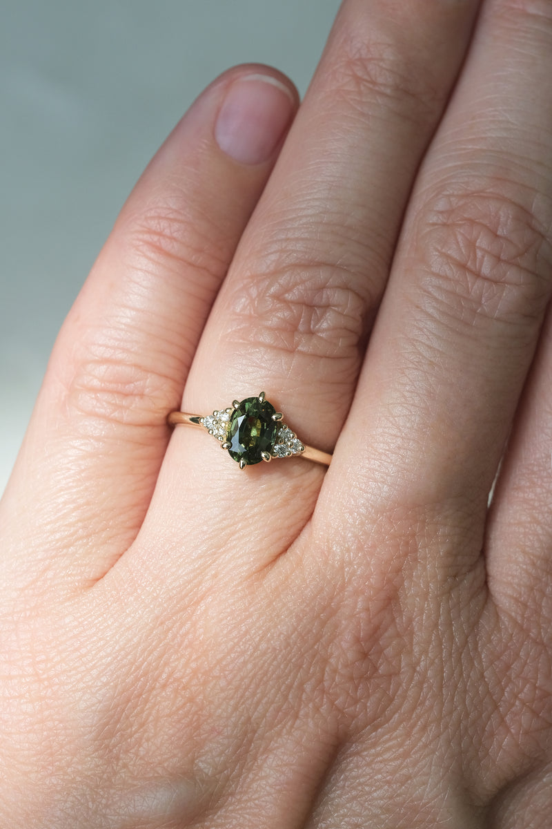 ISLA Ring // 1ct Green Sapphire