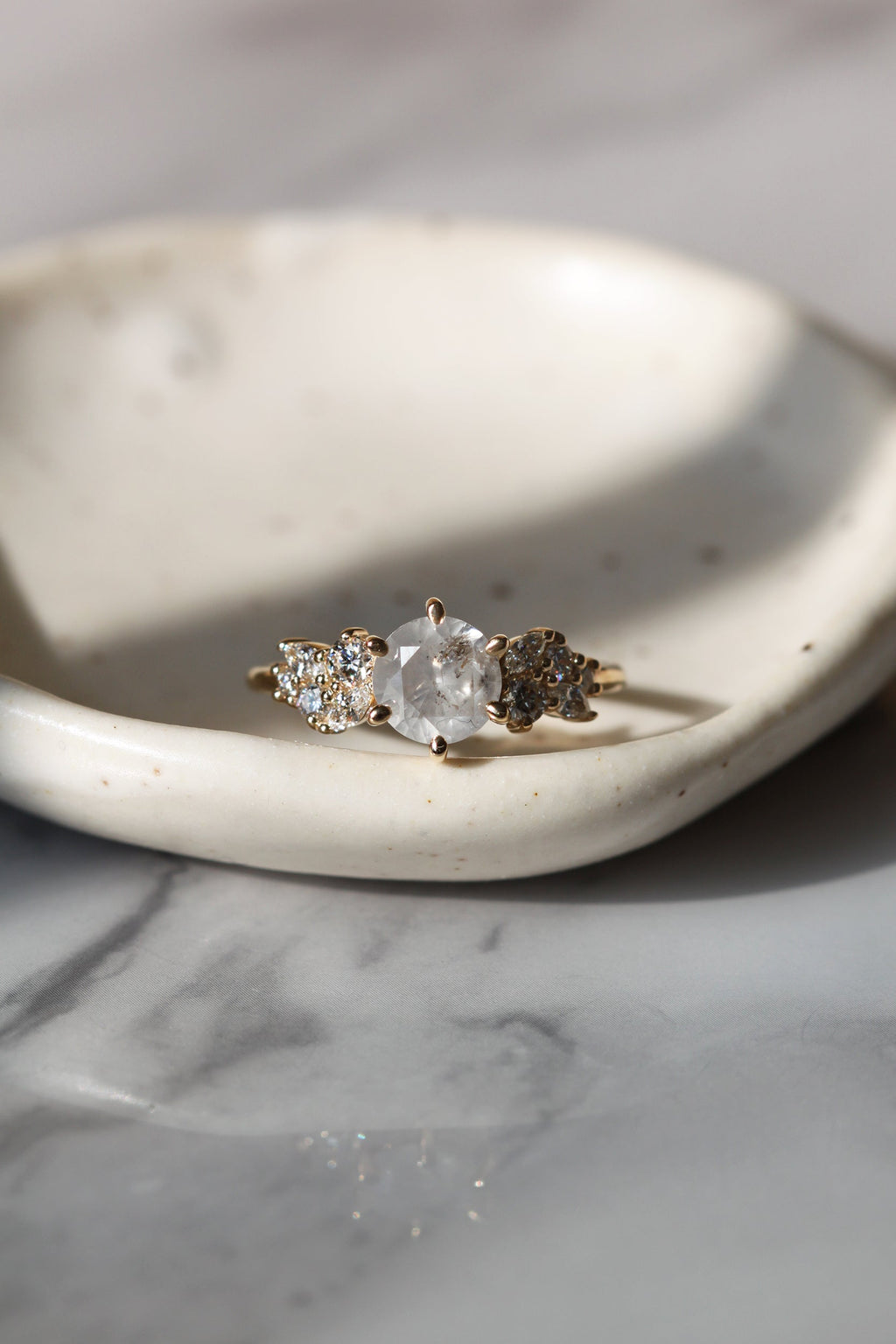 PRÊTE À PARTIR // Bague MILANA // Diamant blanc sel et poivre 1,14ct
