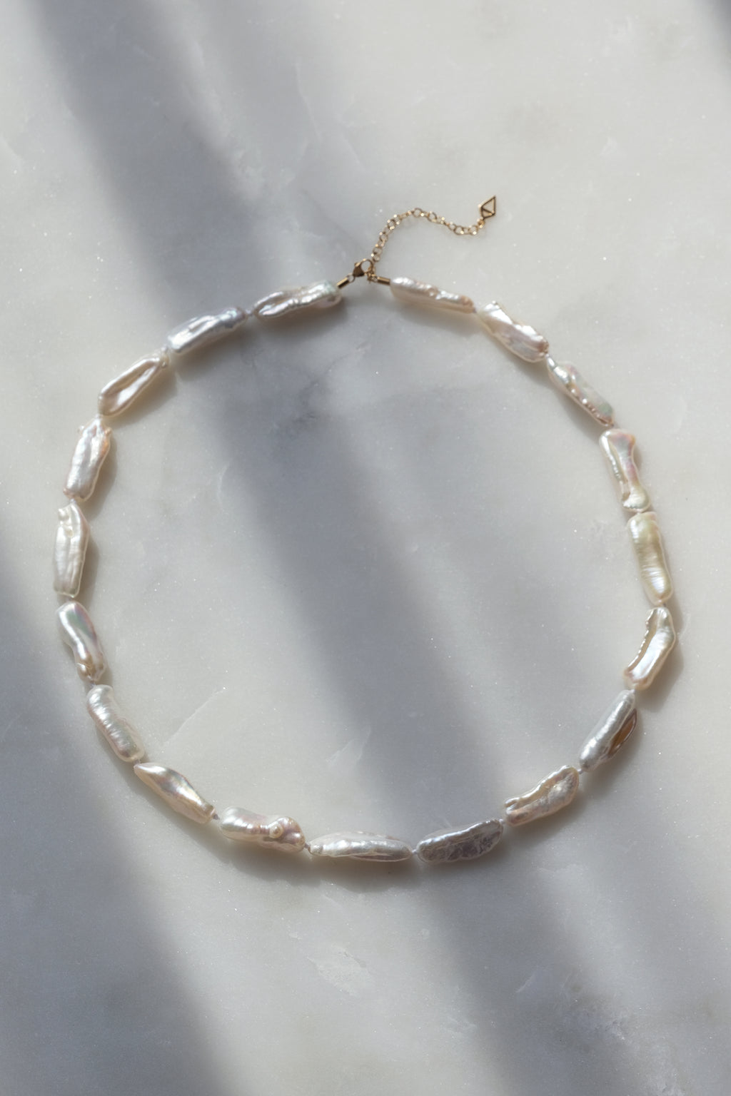 DERNIERS EXEMPLAIRES // Collier perles Biwa baroques // Doré