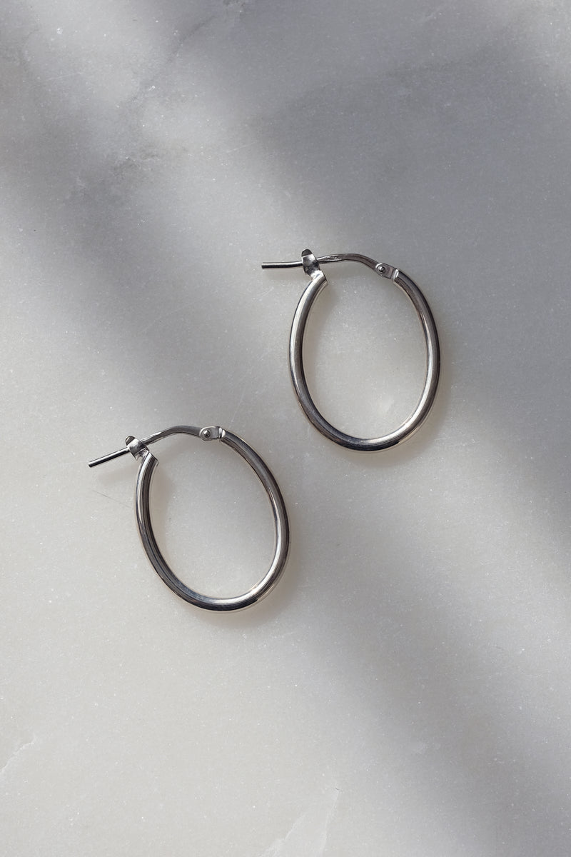 Boucles d'oreilles anneaux ovales // Argent