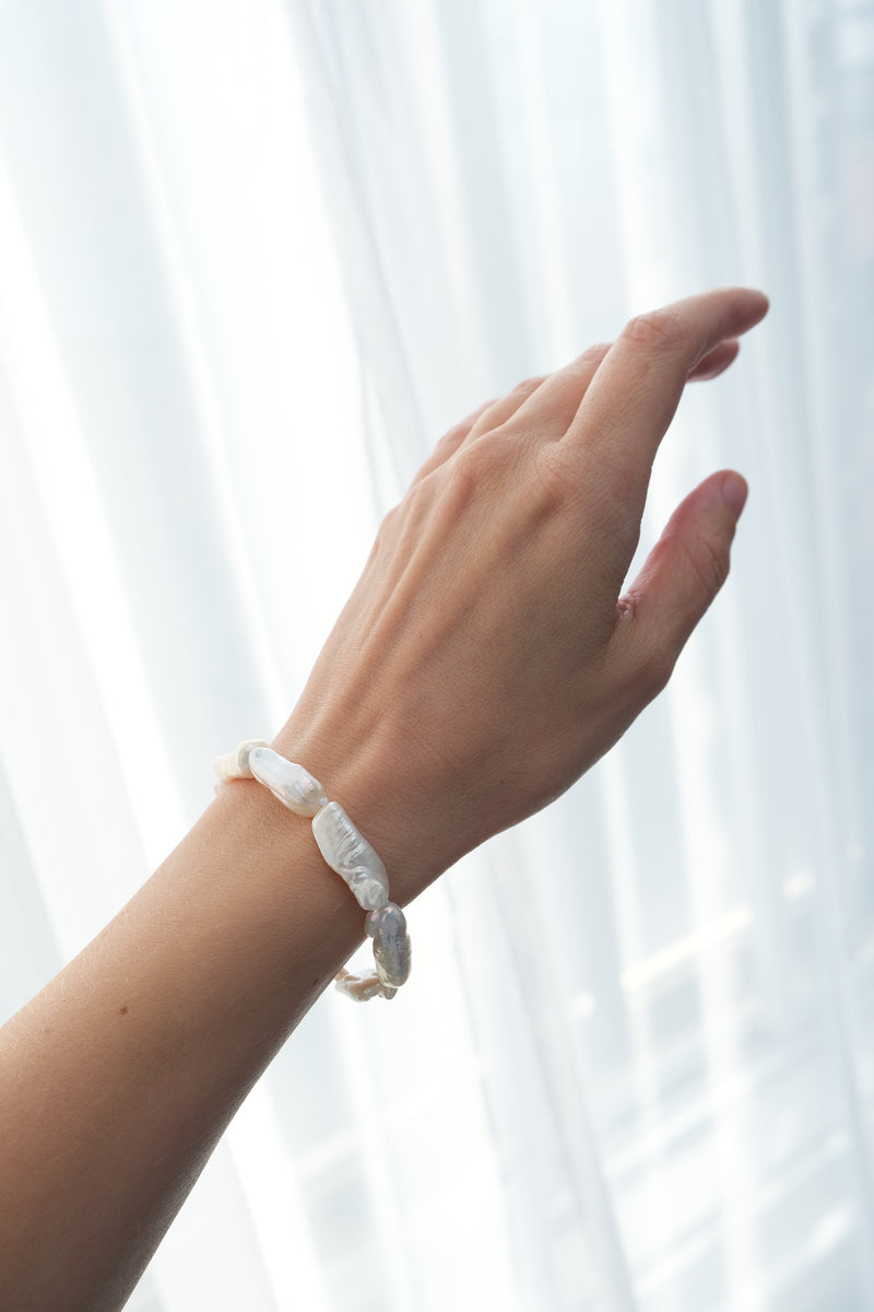 IMPARFAIT // Bracelet perles Biwa baroques // Doré
