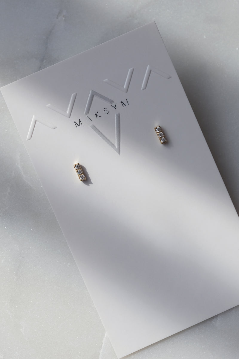 LAST UNITS // Bar + 3 CZ earrings // 10K Gold