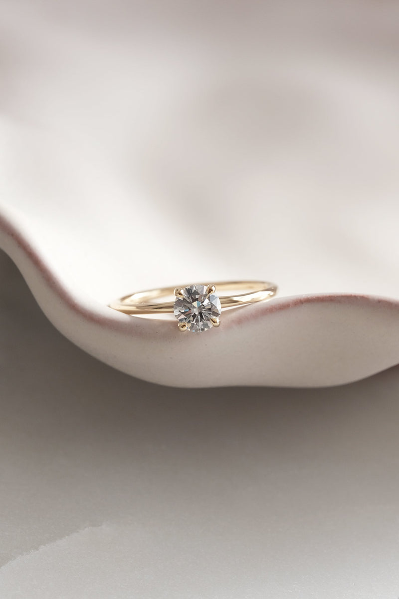 Bague Solitaire Classique à 4 griffes // 0,50ct