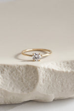 Bague Solitaire Classique à 4 griffes // 0,50ct