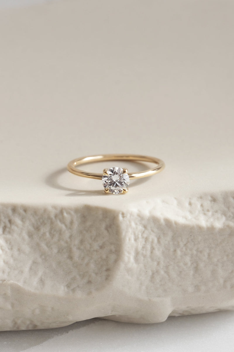 Bague Solitaire Classique à 4 griffes // 0,50ct