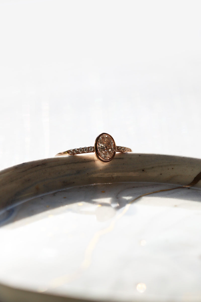 Bague MILA // Diamant + pavé
