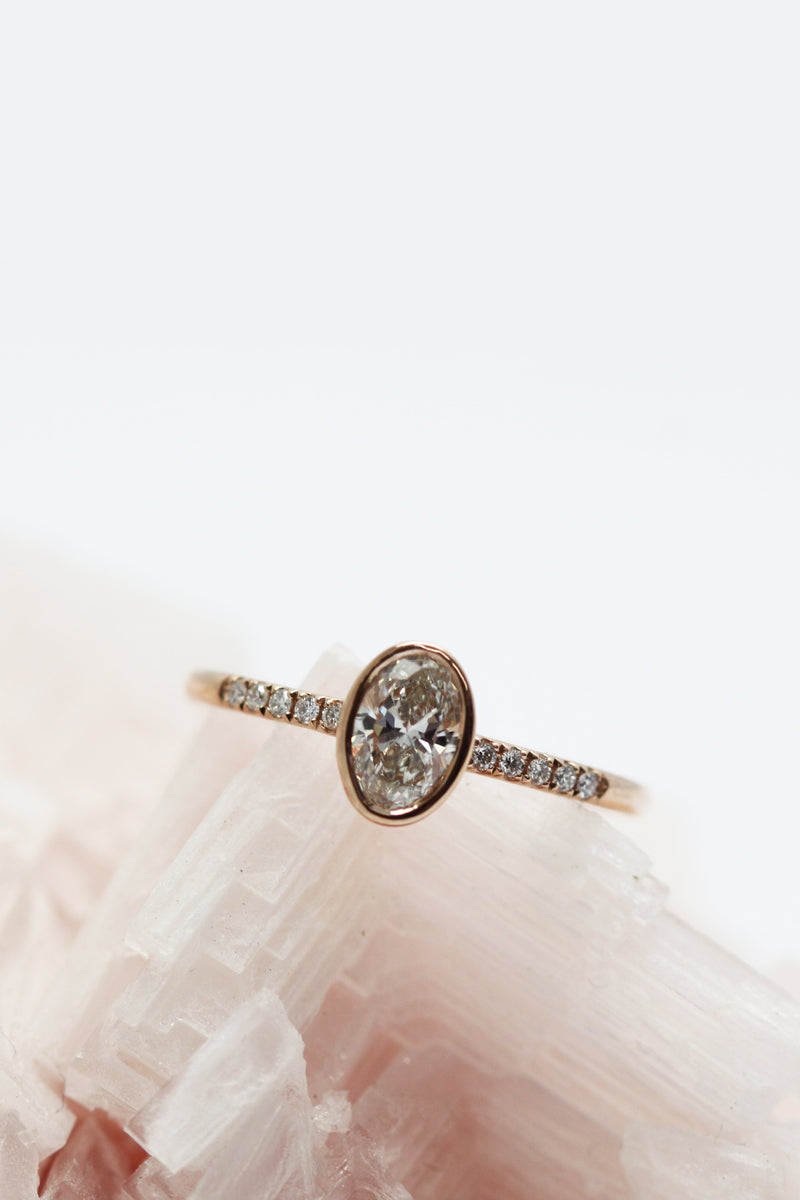 Bague MILA // Diamant + pavé
