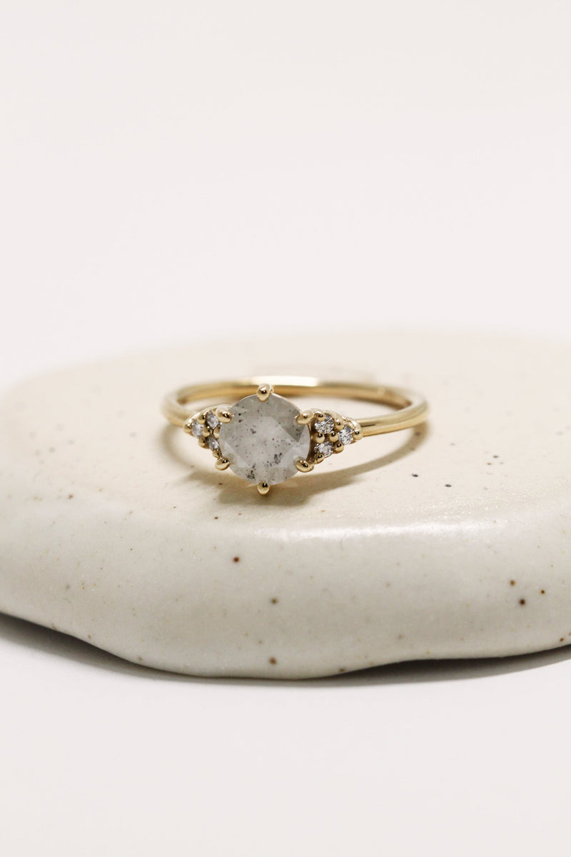 PRÊTE À PARTIR // Bague TALIA // Diamant blanc sel et poivre 1,24ct