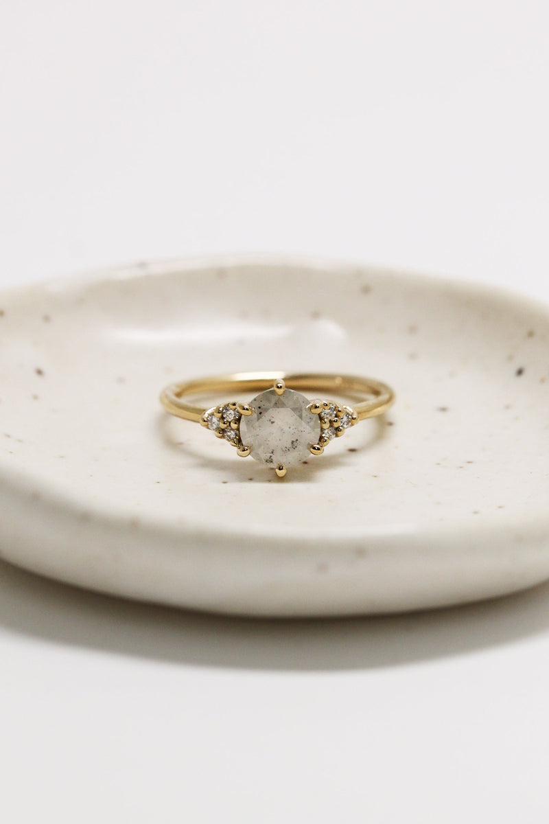PRÊTE À PARTIR // Bague TALIA // Diamant blanc sel et poivre 1,24ct