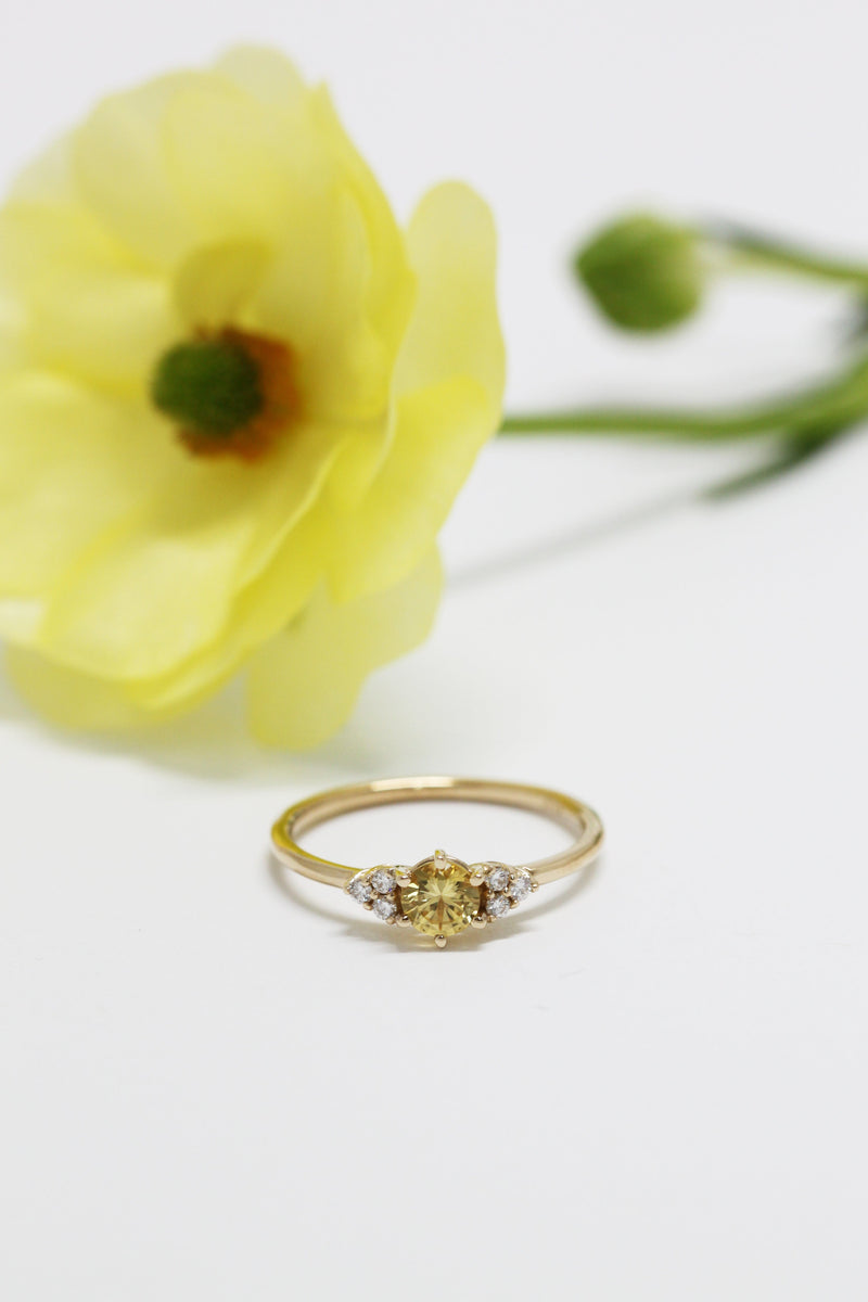 TALIA ring // Yellow sapphire