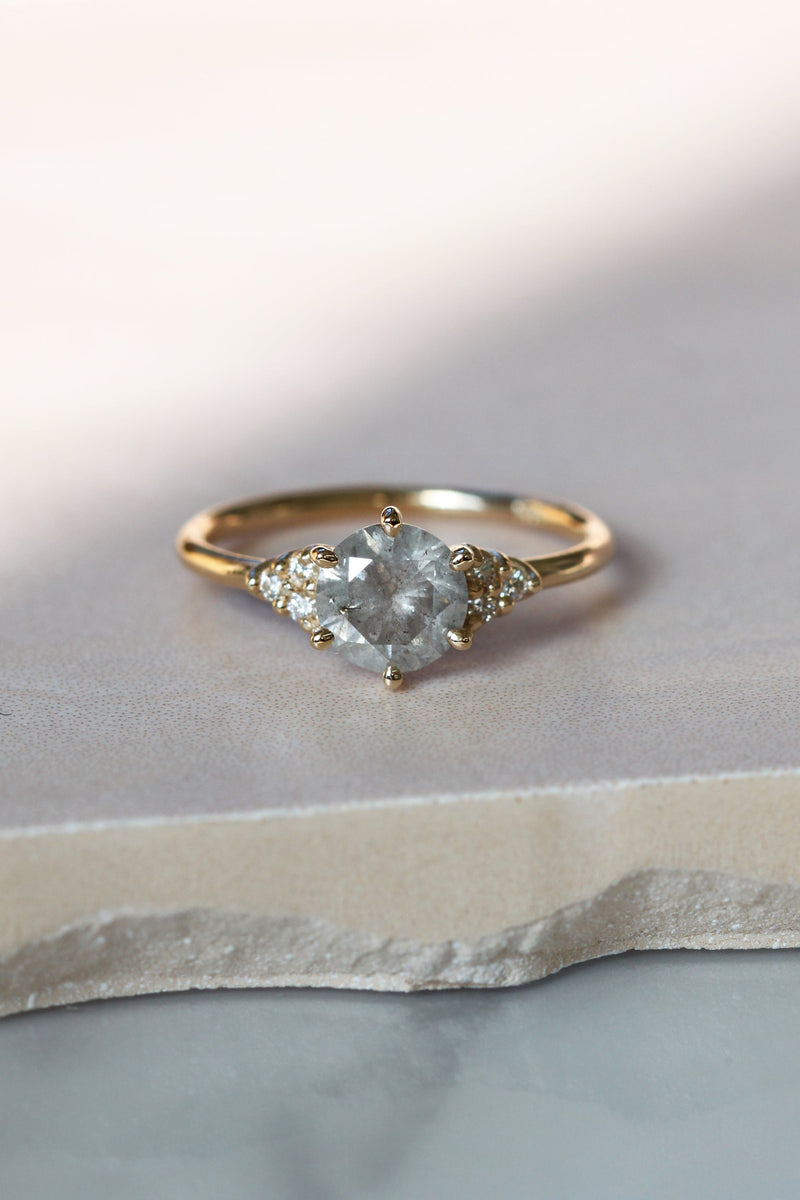 PRÊTE À PARTIR // Bague TALIA // Diamant gris pâle 1,17 ct