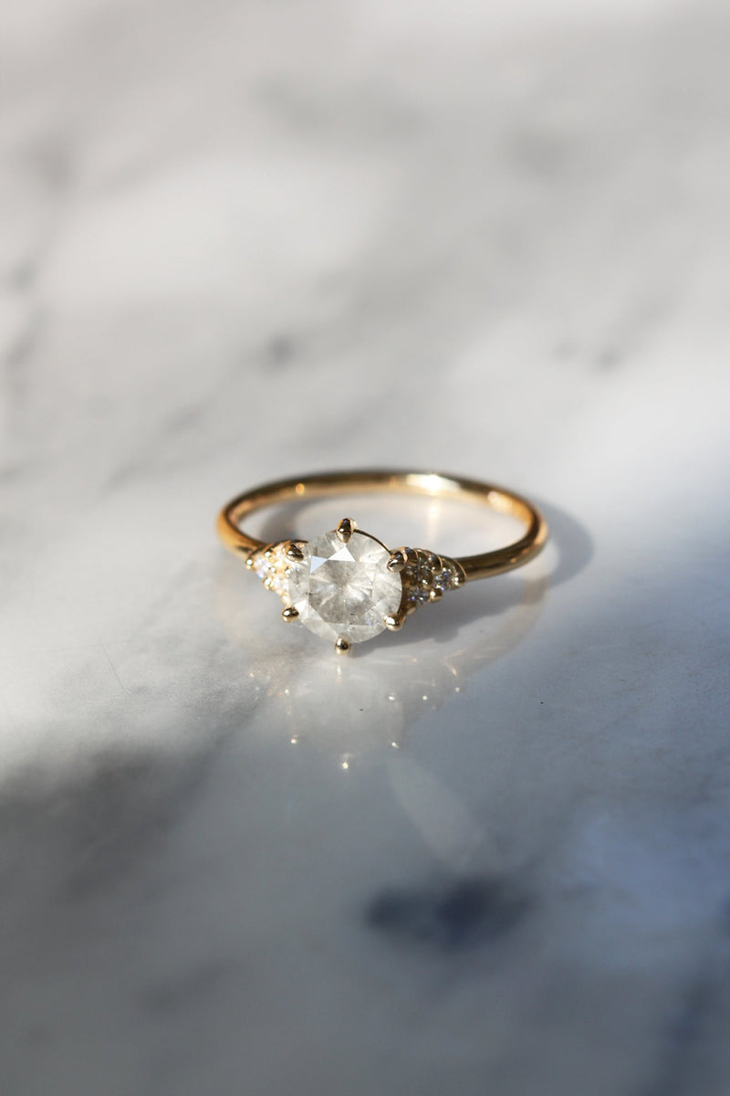 PRÊTE À PARTIR // Bague TALIA // Diamant gris pâle 1,17 ct