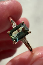 READY TO SHIP // LÉA Ring // Teal sapphire 