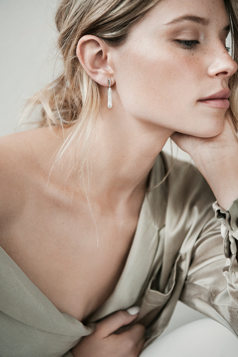 LAST UNITS // Long Biwa pearl earrings // Silver