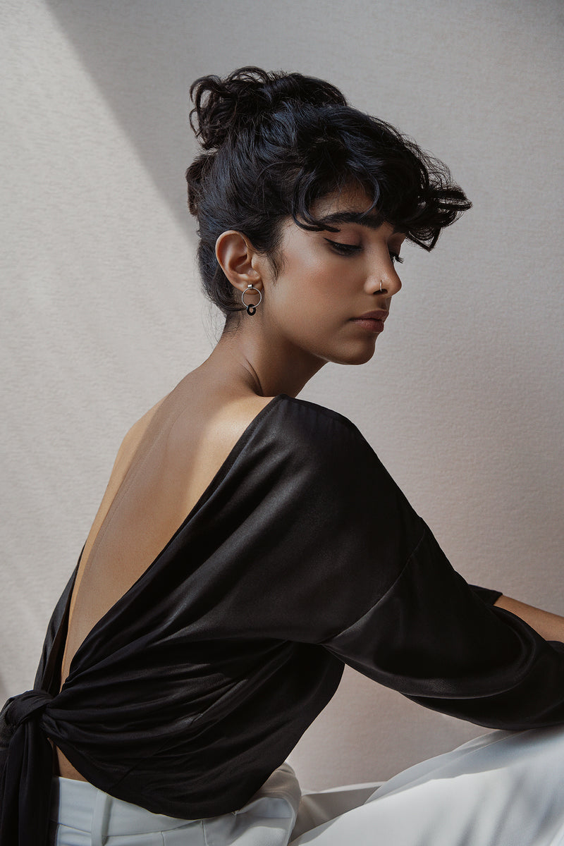 LAST CHANCE // Twisted hoop + black onyx earrings // Silver