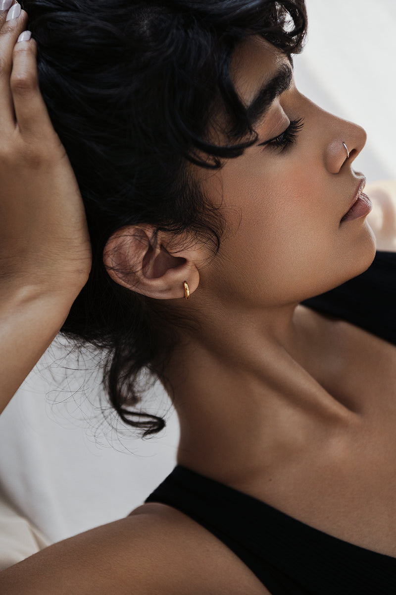 Huggie earrings // 12 mm Gold