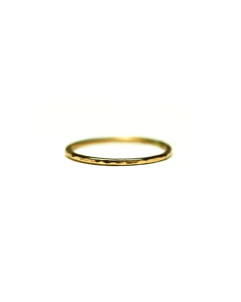 Bague mince martelée // Doré